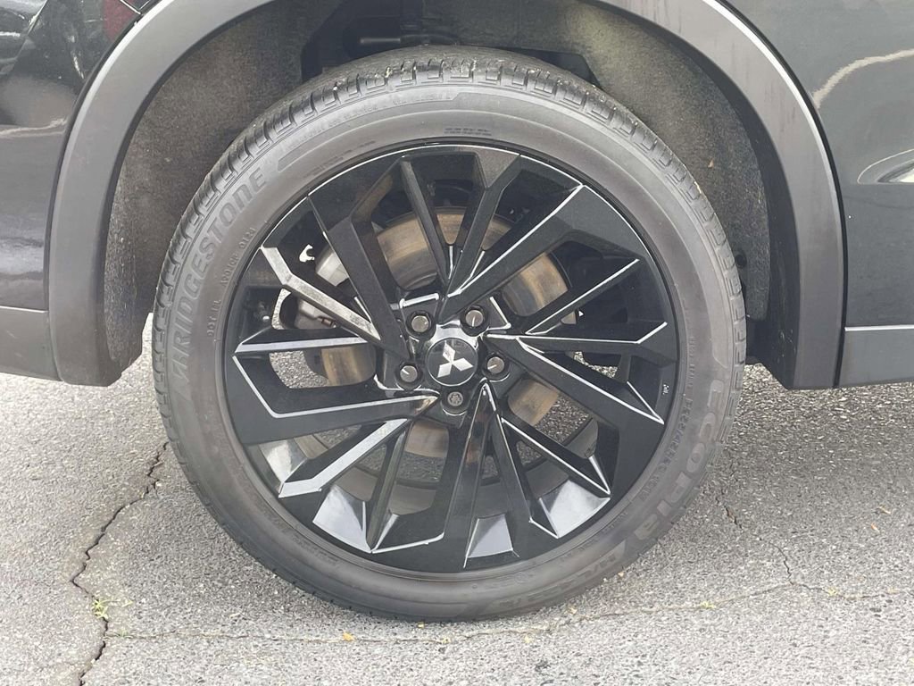 Used 2024 Mitsubishi Outlander SE Black Edition image 8