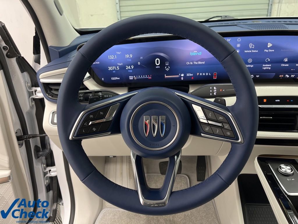 Used 2025 Buick Enclave Avenir image 17