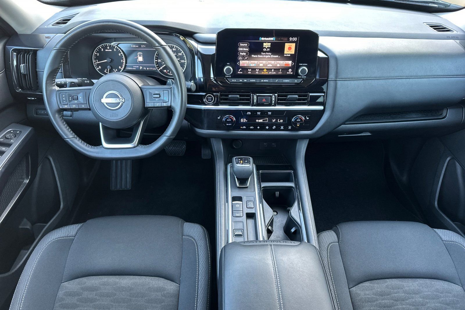 Used 2024 Nissan Pathfinder SV FWD image 14