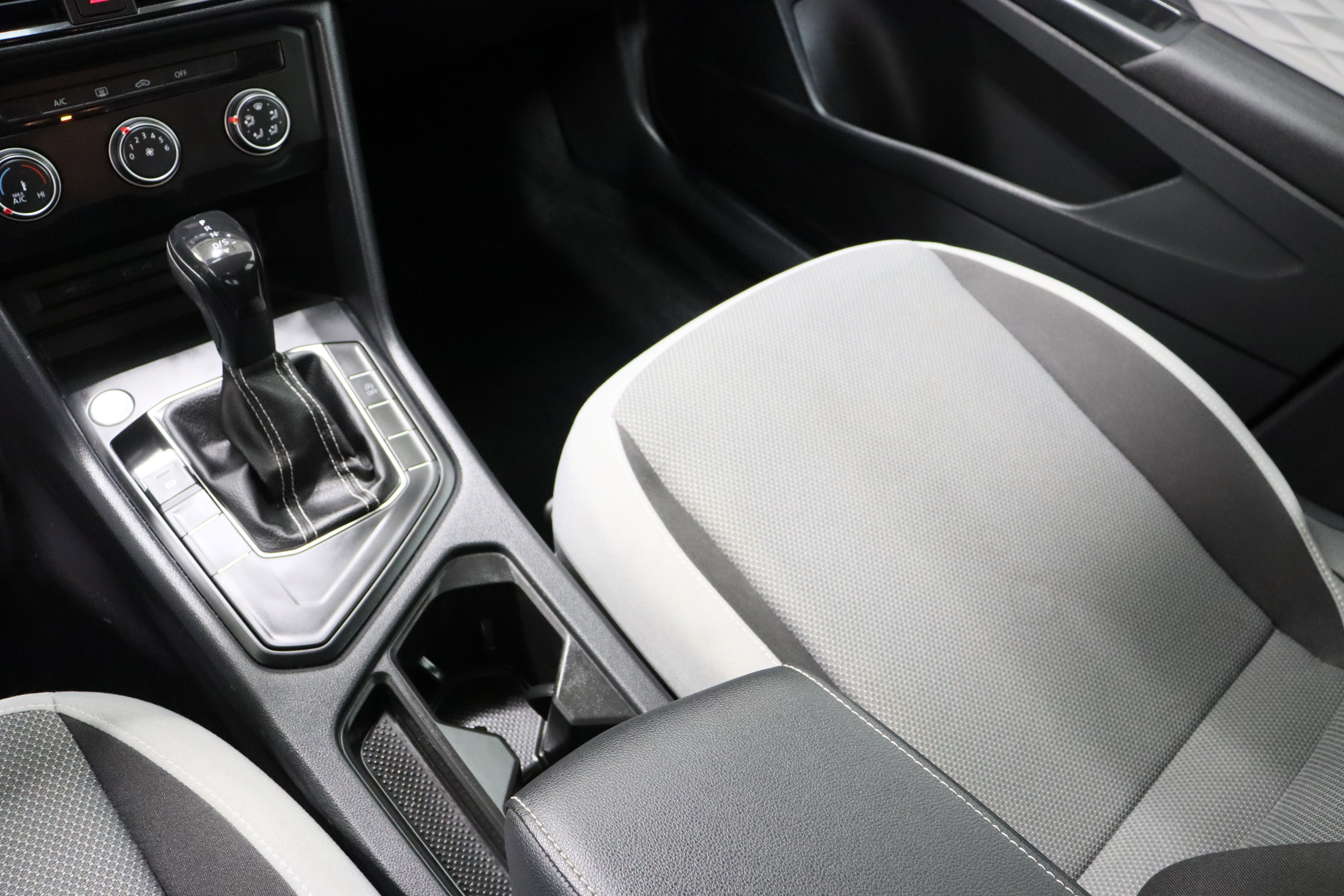 Used 2022 Volkswagen Taos S image 16