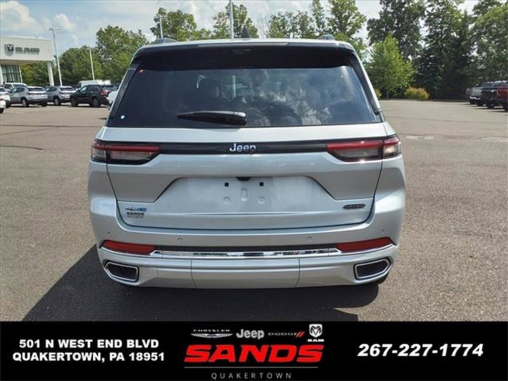 New 2023 Jeep Grand Cherokee Overland w/ Luxury Tech Group IV image 4