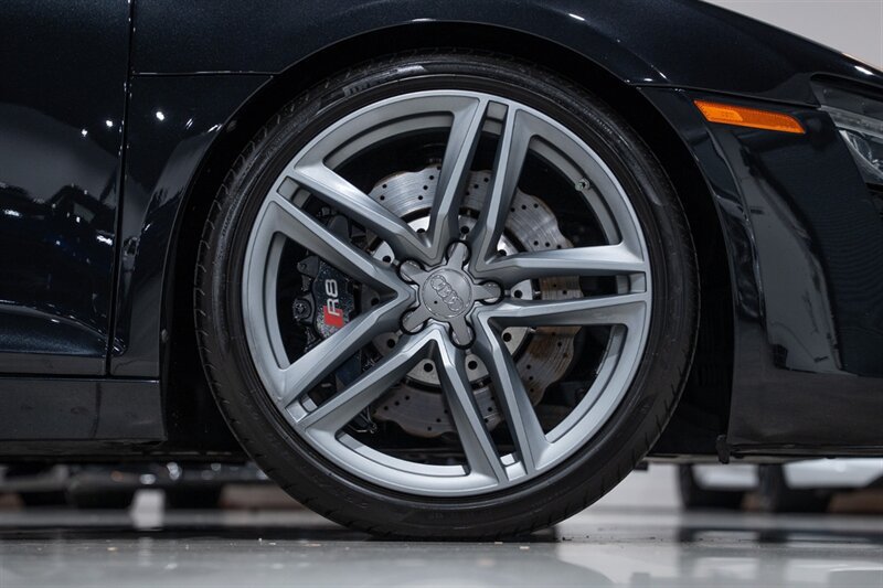 Used 2014 Audi R8 V8 AWD/4WD image 16