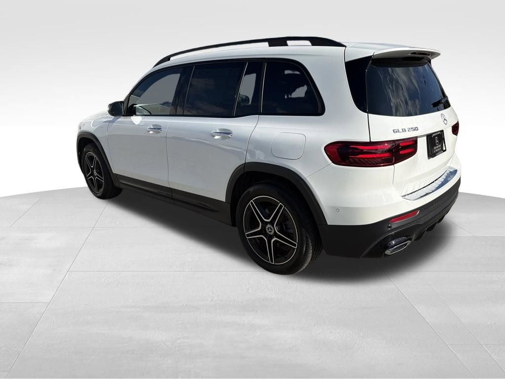 Used 2025 Mercedes-Benz GLB 250 GLB 250 image 3