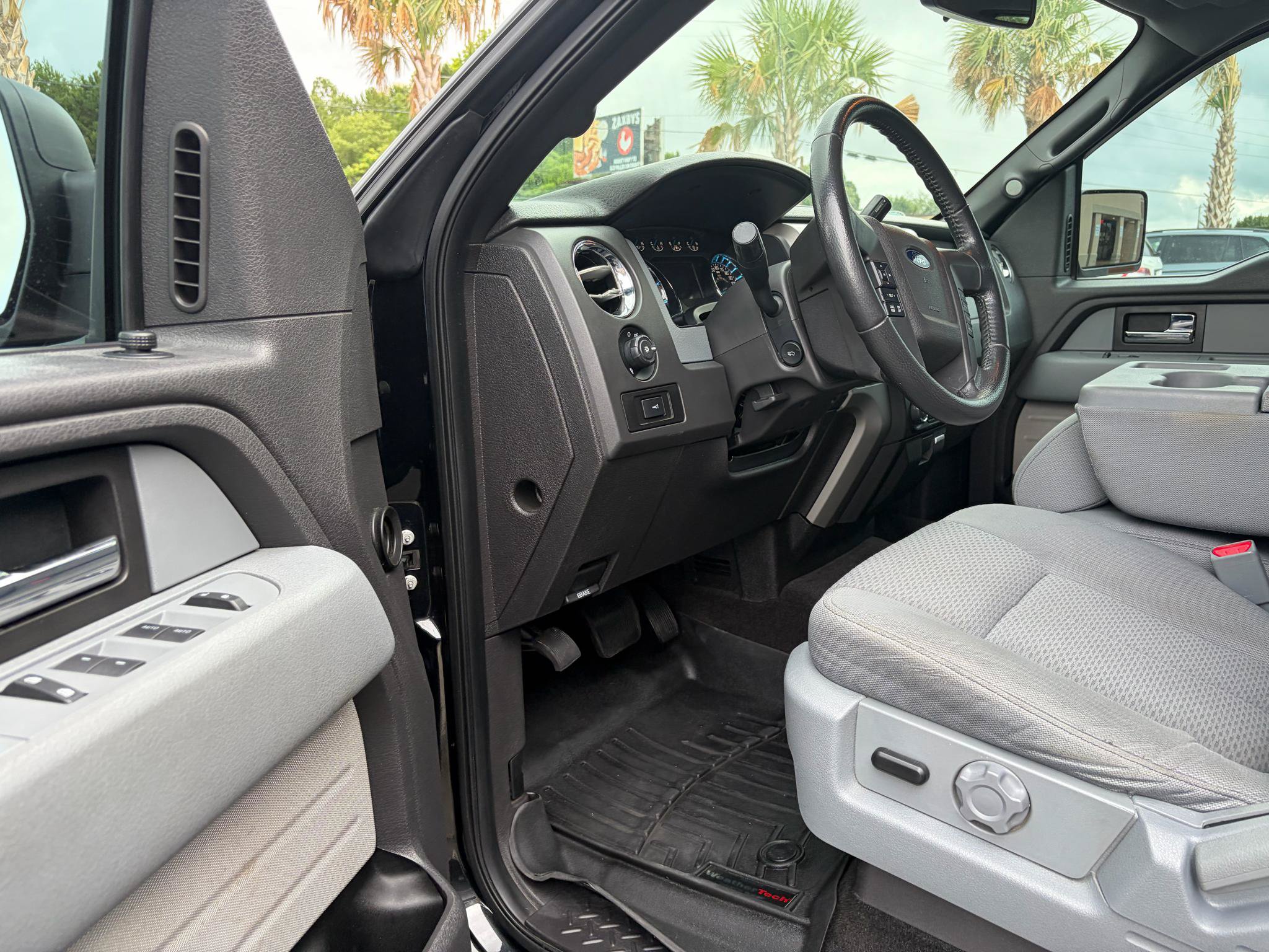 Used 2013 Ford F150 XLT w/ Luxury Equipment Group AWD/4WD image 33