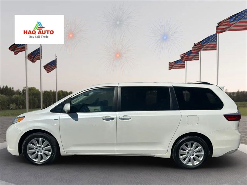 Used 2017 Toyota Sienna XLE w/ XLE Navigation Package AWD/4WD image 8