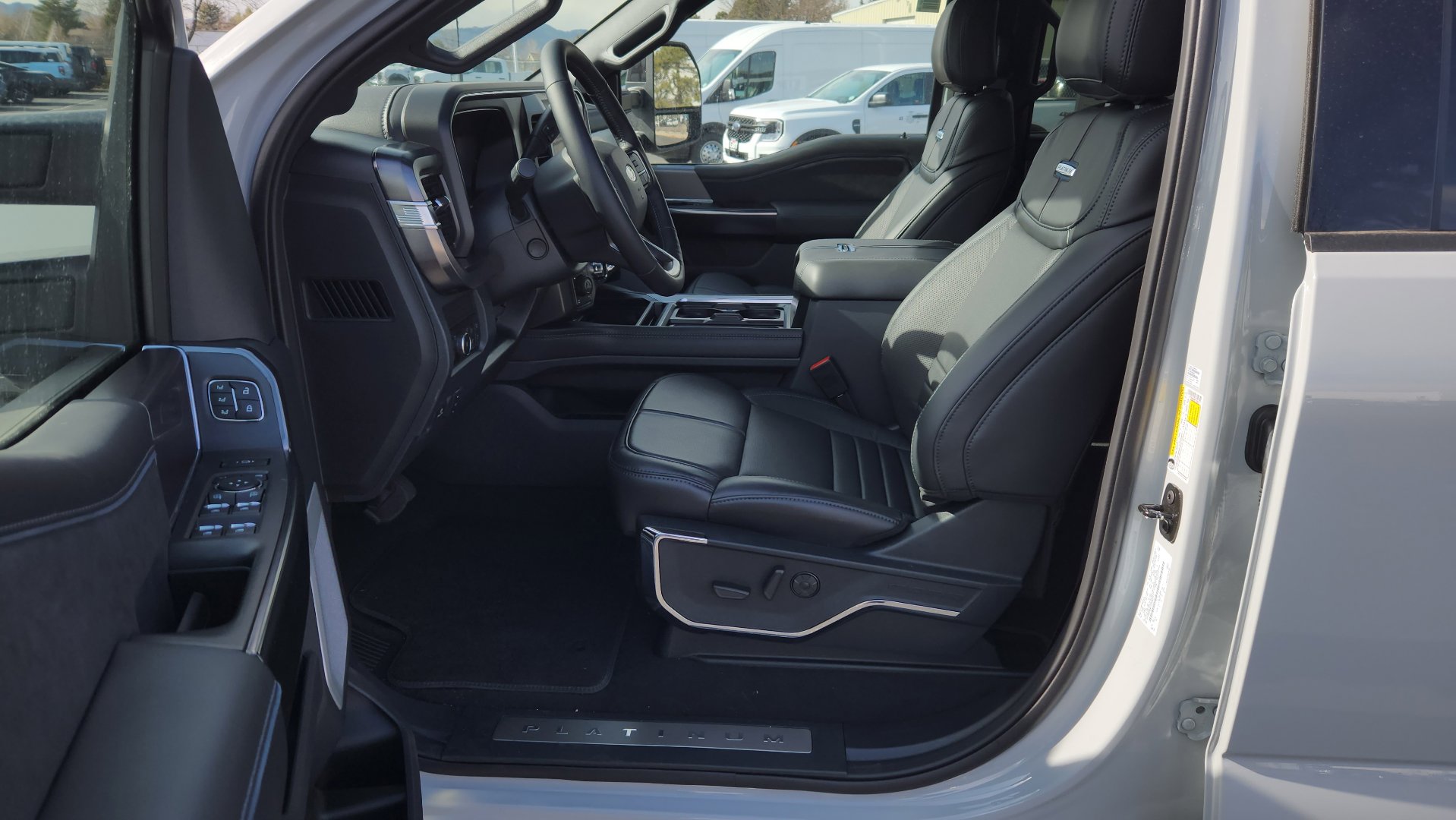 New 2026 Ford F250 Platinum w/ Tremor Off-Road Package image 24