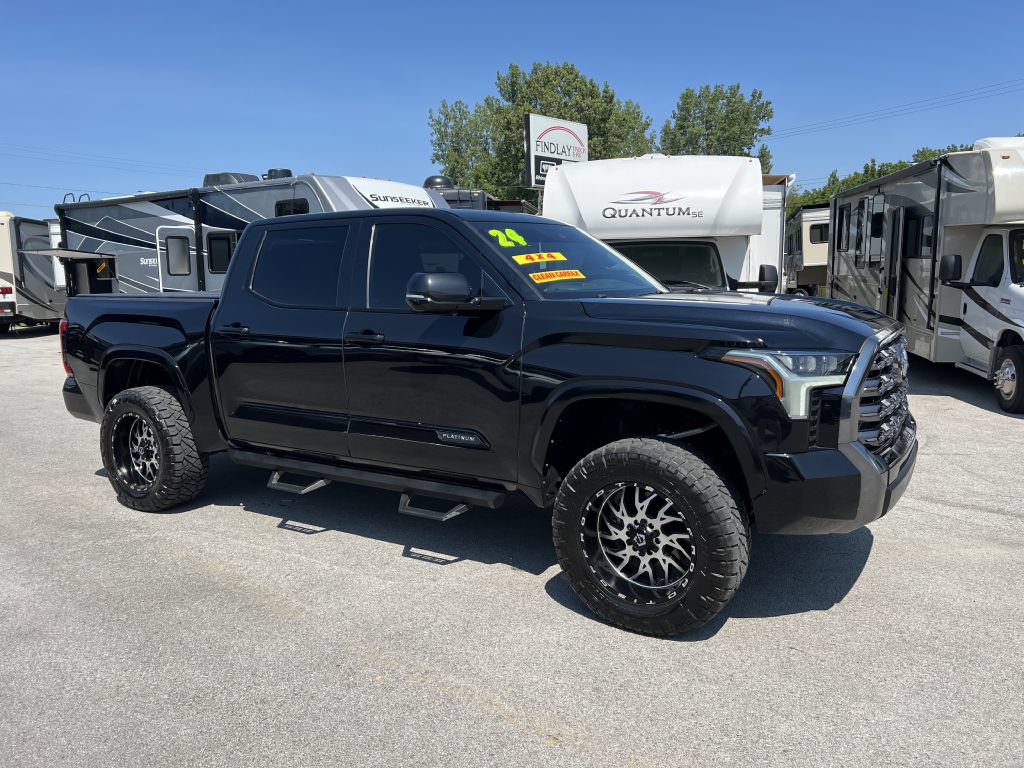 Used 2024 Toyota Tundra Platinum AWD/4WD image 2