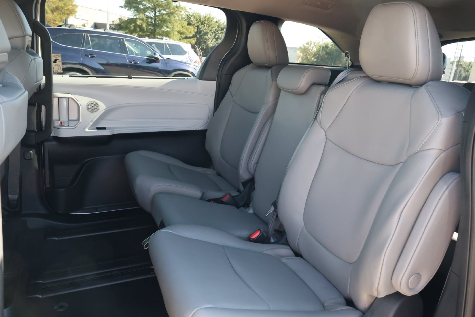 New 2026 Toyota Sienna XLE FWD image 29