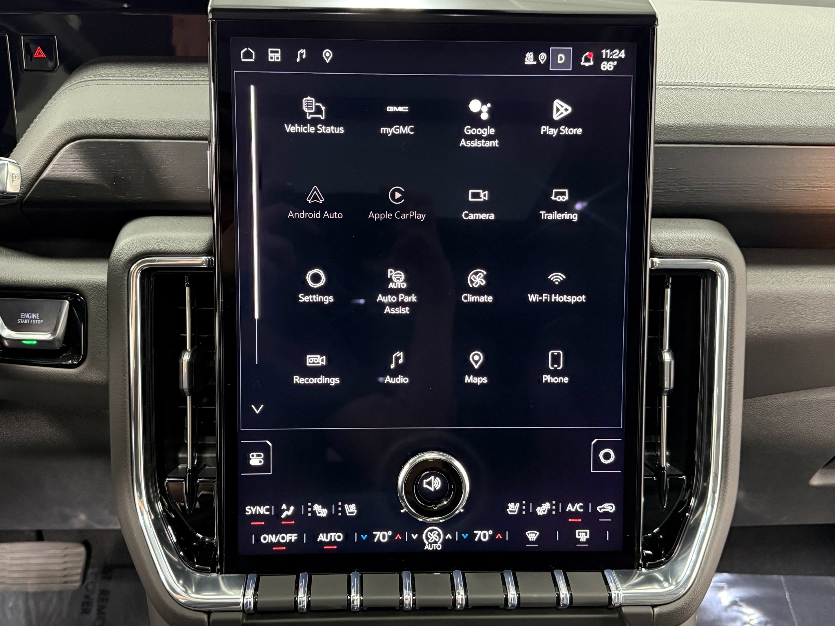 Used 2026 GMC Yukon XL Denali w/ Advanced Technology Package AWD/4WD image 29