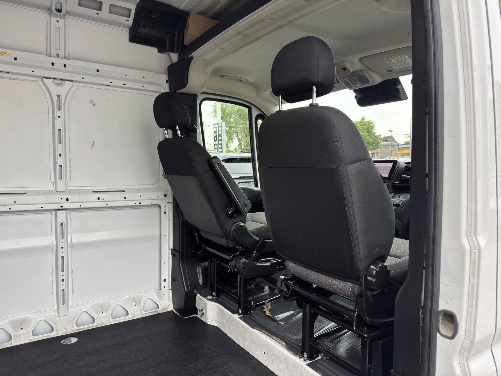 Used 2025 RAM ProMaster 2500 w/ Convenience Group FWD image 16