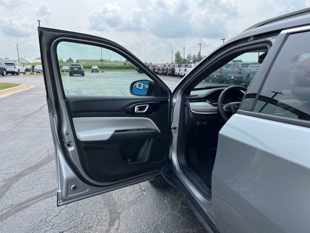 Used 2024 Jeep Compass Limited image 17