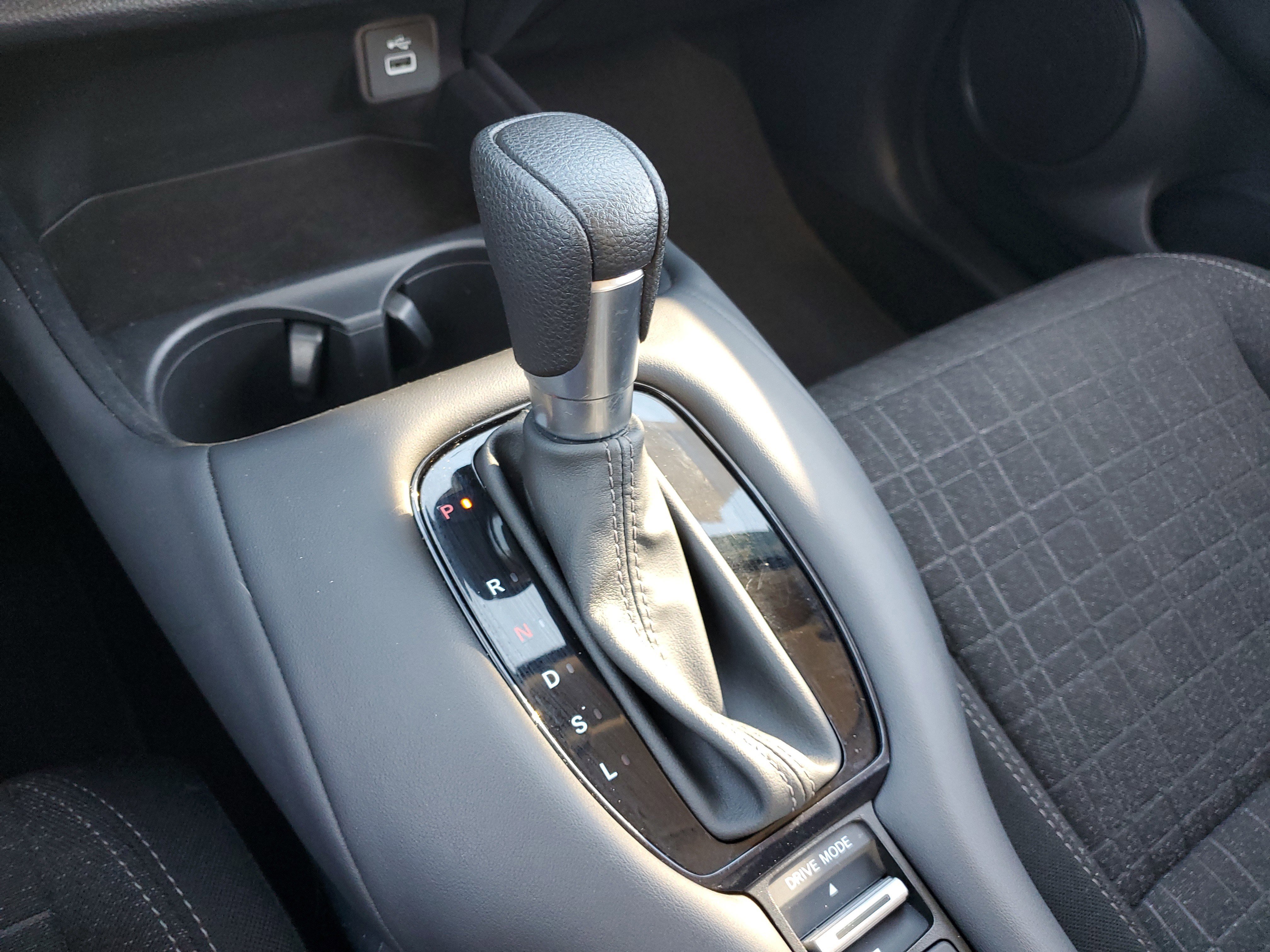 Used 2025 Honda HR-V LX image 31