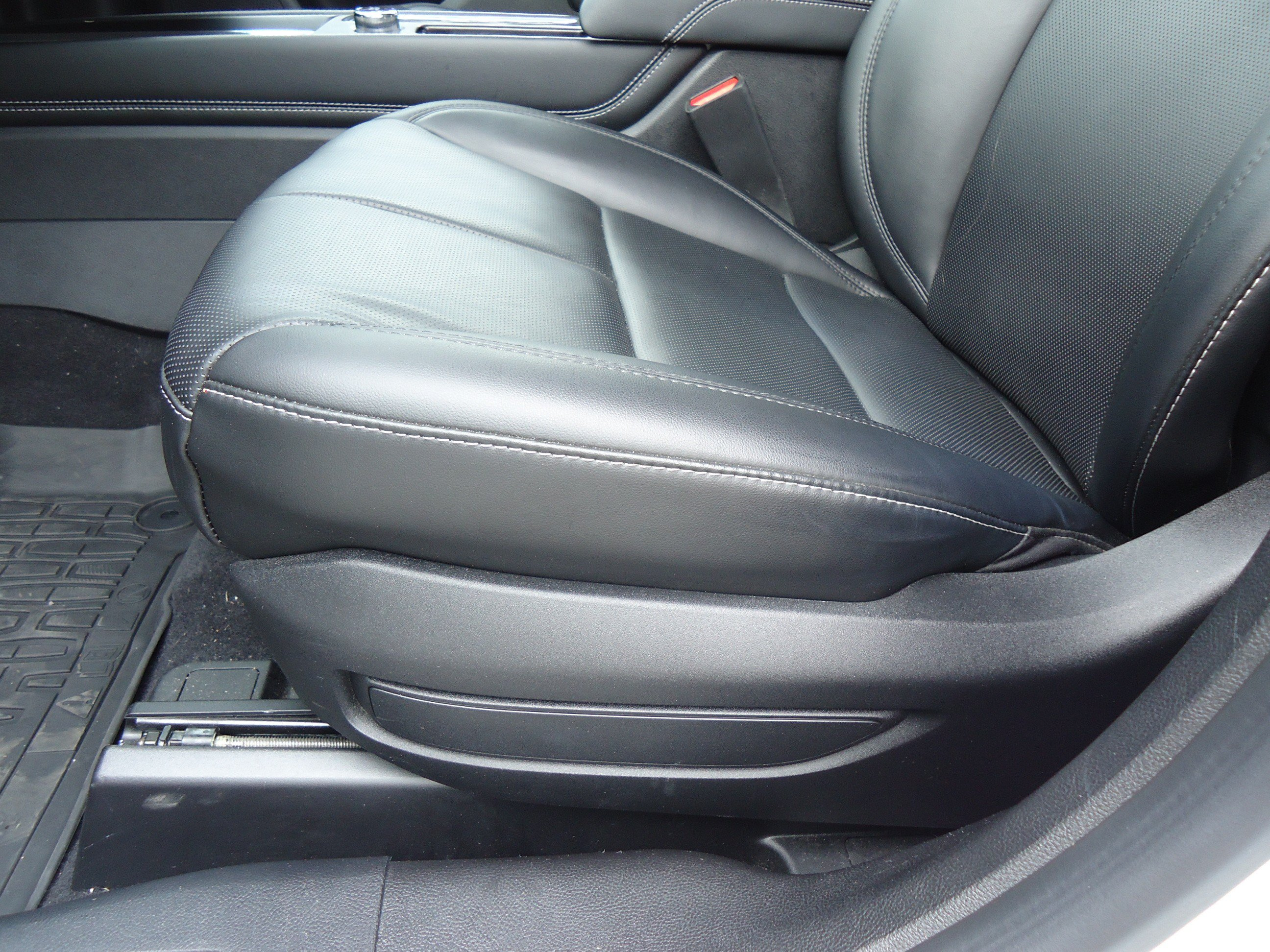 Used 2023 Lincoln Corsair AWD w/ Equipment Group 101A image 24