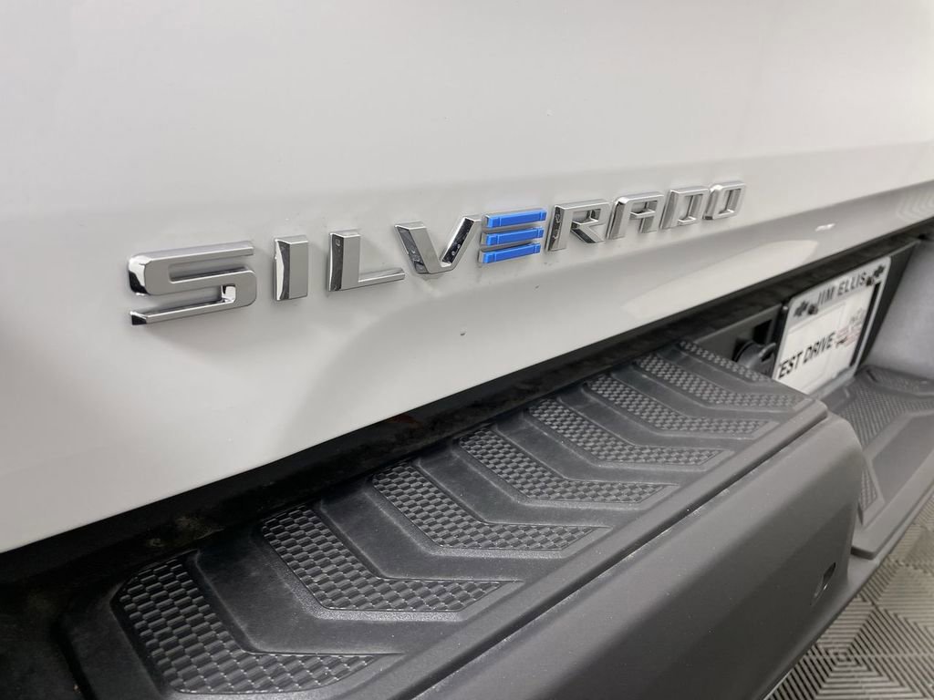 New 2025 Chevrolet Silverado EV LT image 33