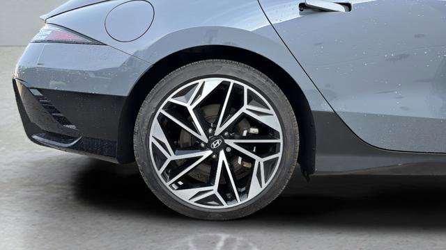 Used 2024 Hyundai Ioniq 6 SEL image 13