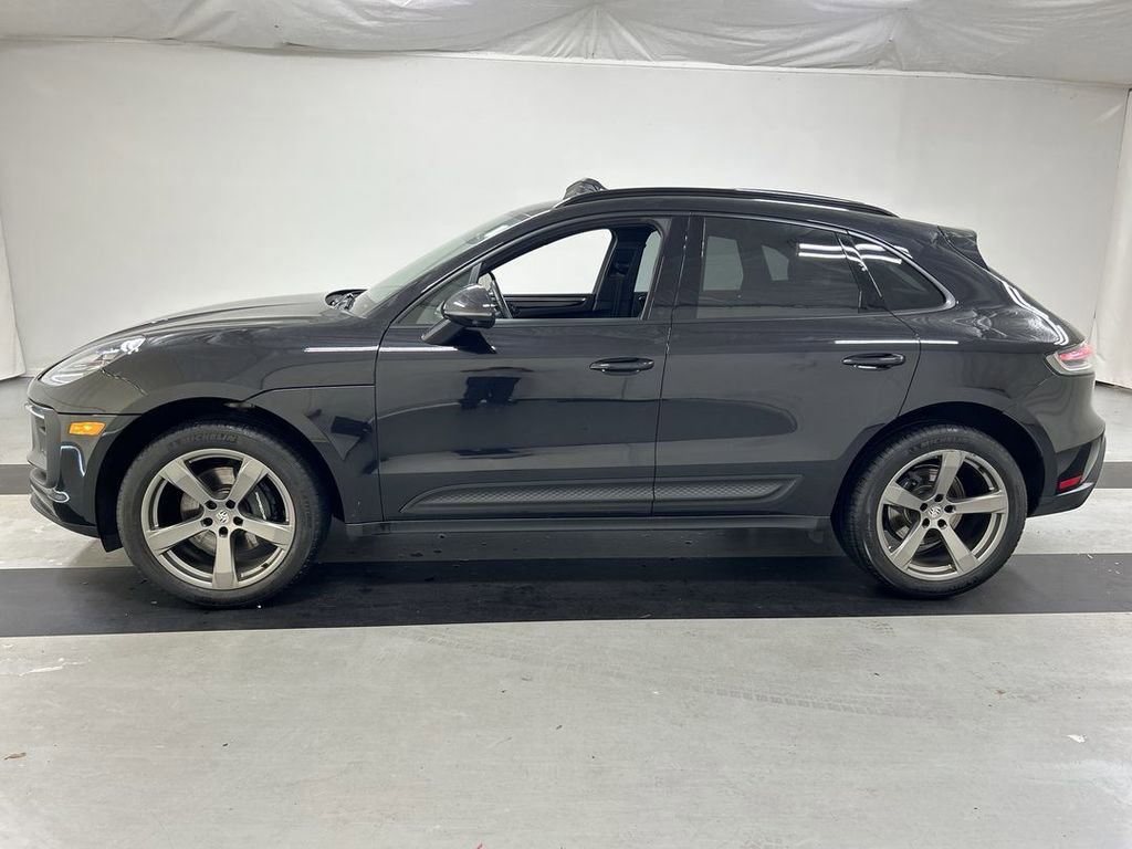 Certified 2024 Porsche Macan AWD/4WD image 6