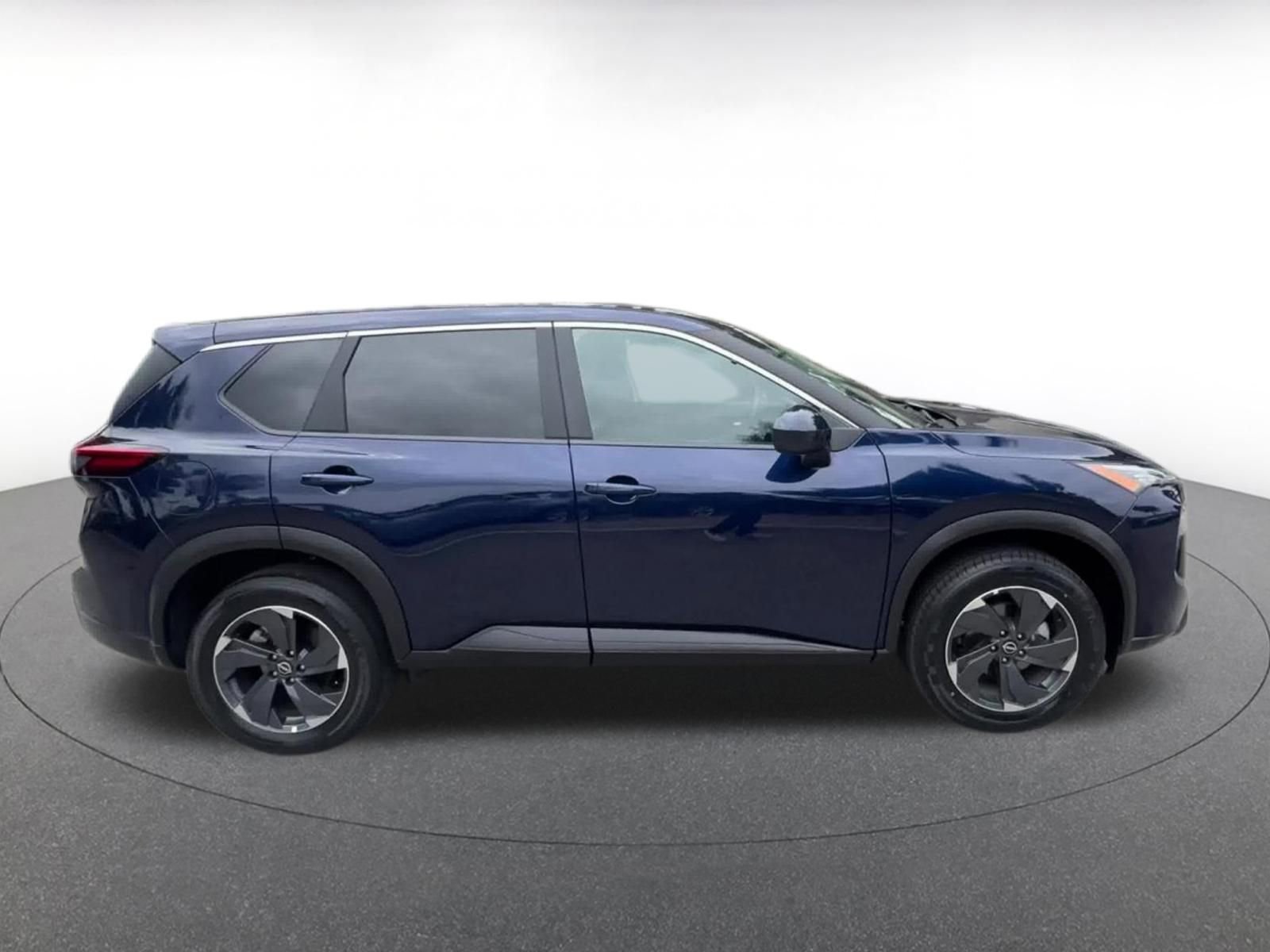 Used 2025 Nissan Rogue SV FWD image 16