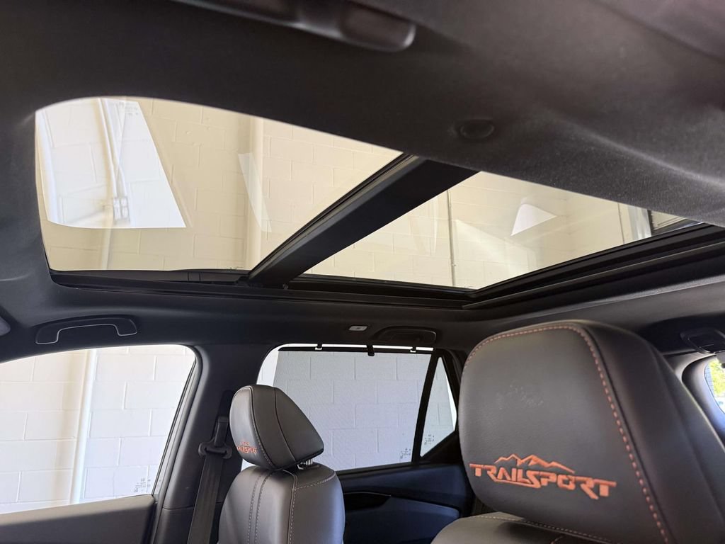 Used 2024 Honda Pilot TrailSport image 23