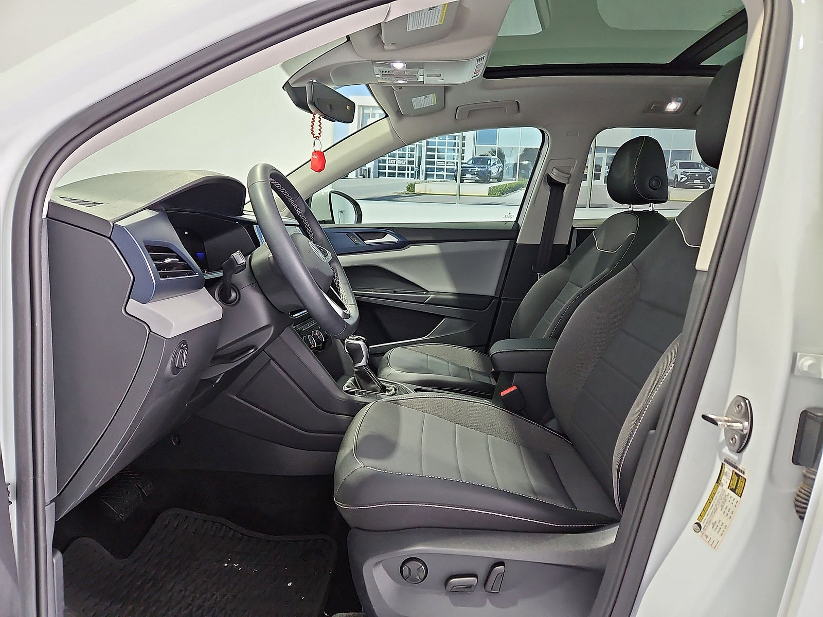 Certified 2023 Volkswagen Taos SE w/ Panoramic Sunroof Package FWD image 16