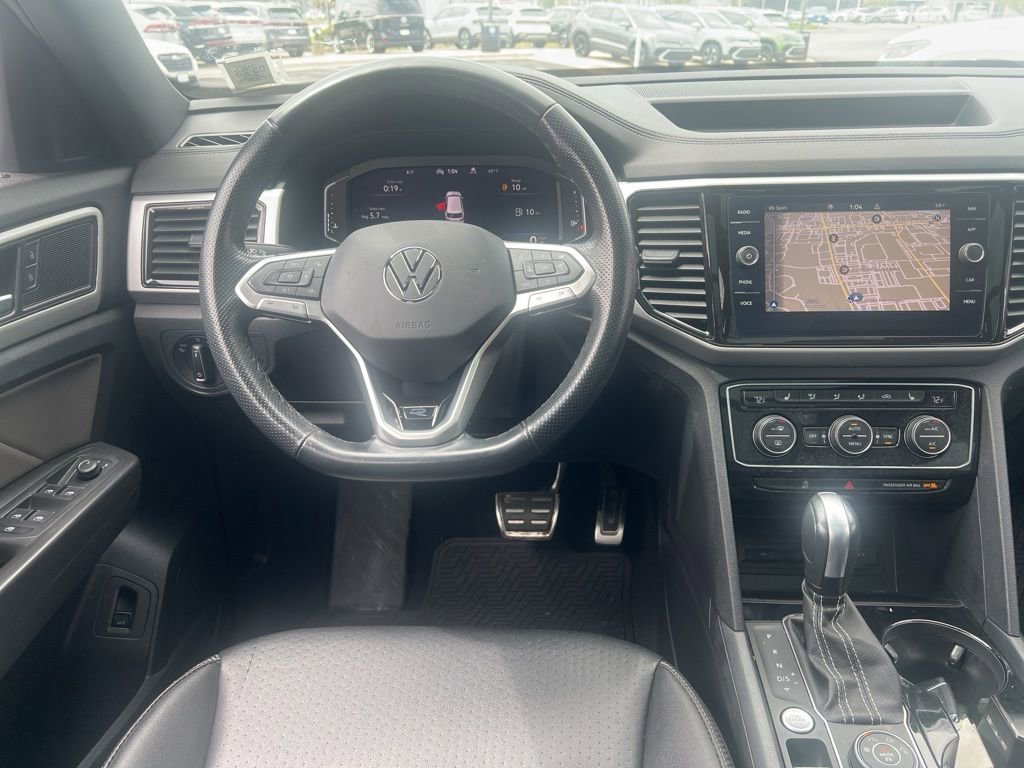 Used 2022 Volkswagen Atlas Cross Sport SEL R-Line AWD/4WD image 25