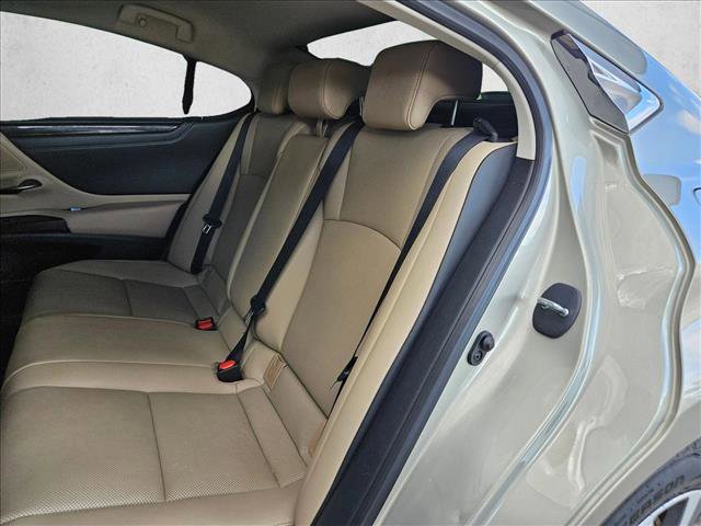 Used 2021 Lexus ES 300h w/ Accessory Package FWD image 17