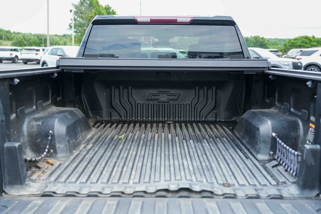 Used 2023 Chevrolet Silverado 1500 LT w/ Z71 Off-Road Package AWD/4WD image 11