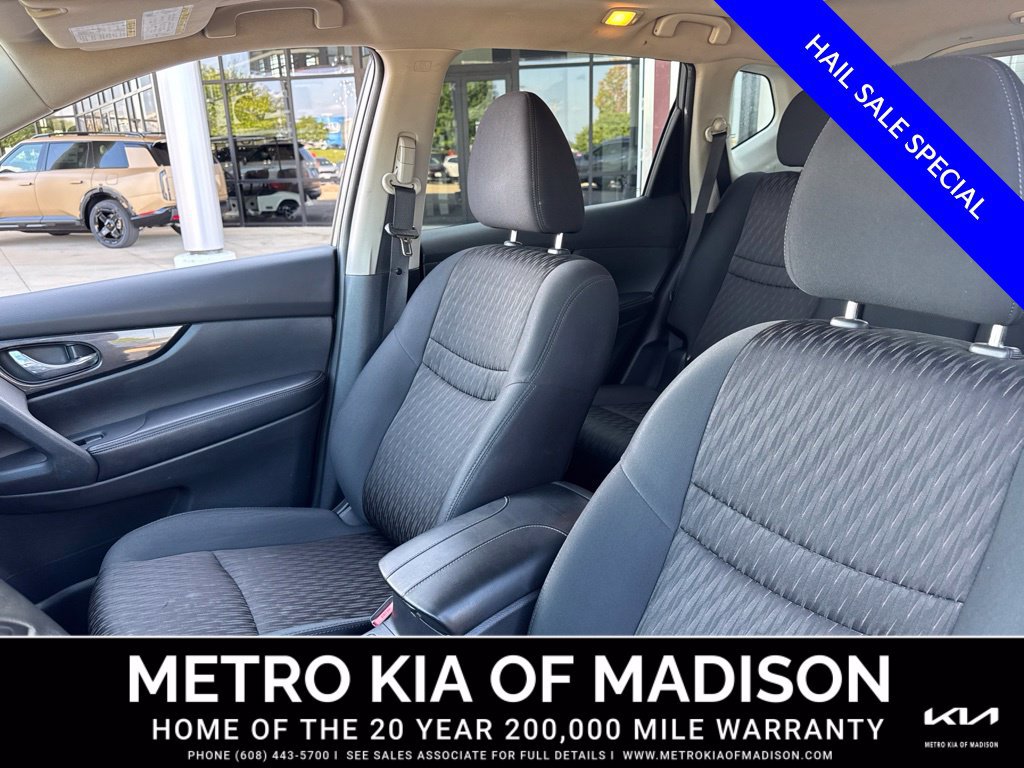 Used 2017 Nissan Rogue SV AWD/4WD image 17