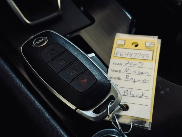 Used 2023 Nissan Rogue SV AWD/4WD image 32