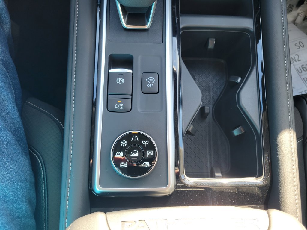 New 2026 Nissan Pathfinder SL AWD/4WD image 27