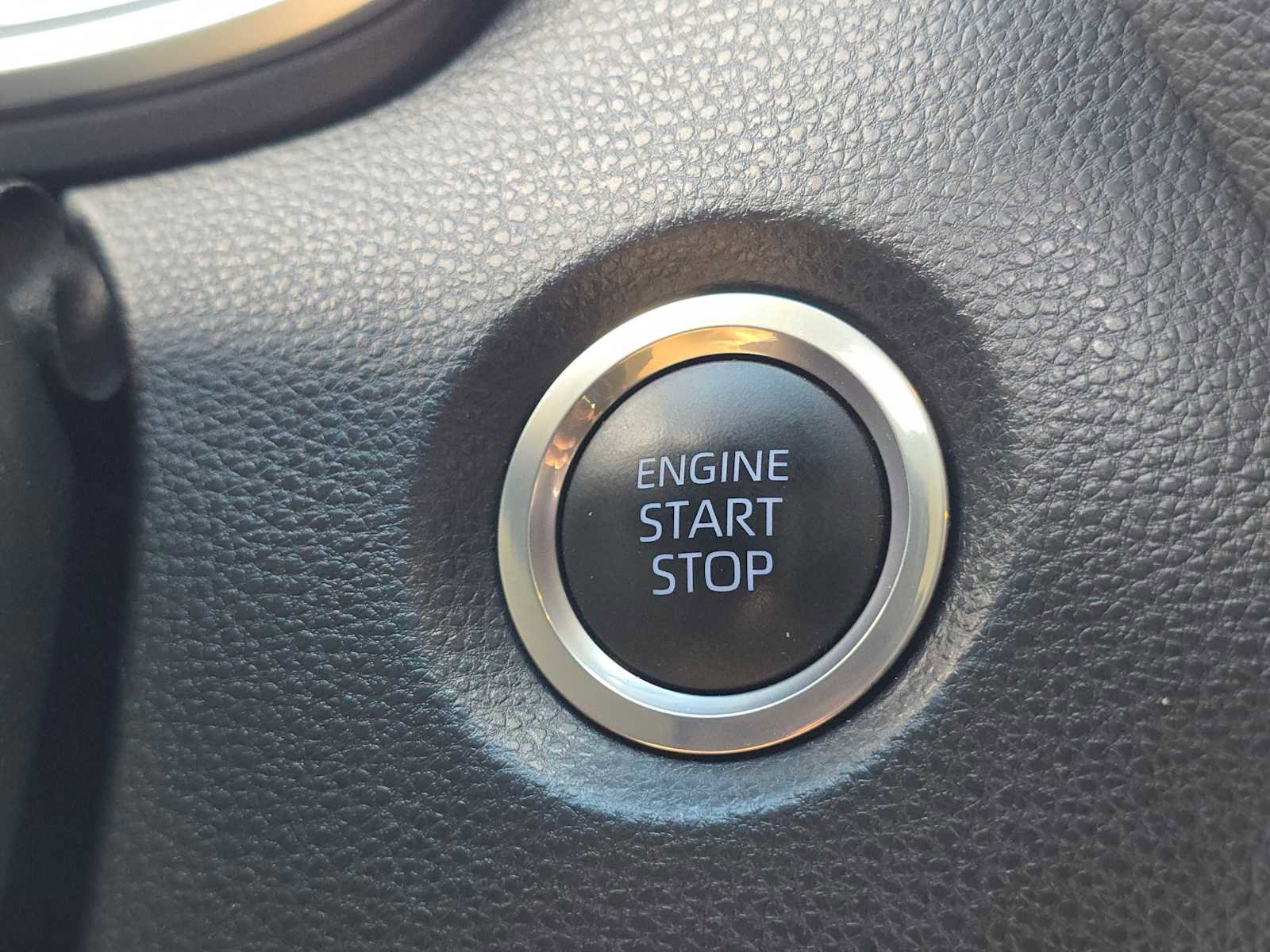 Used 2022 Toyota Corolla SE image 32