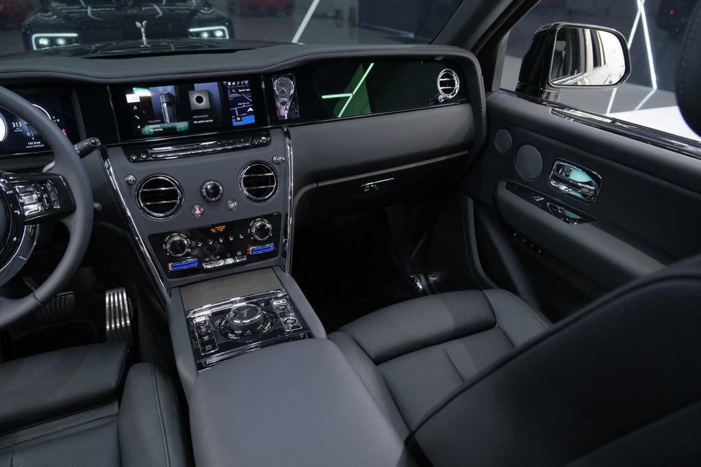 Used 2026 Rolls-Royce Cullinan image 62