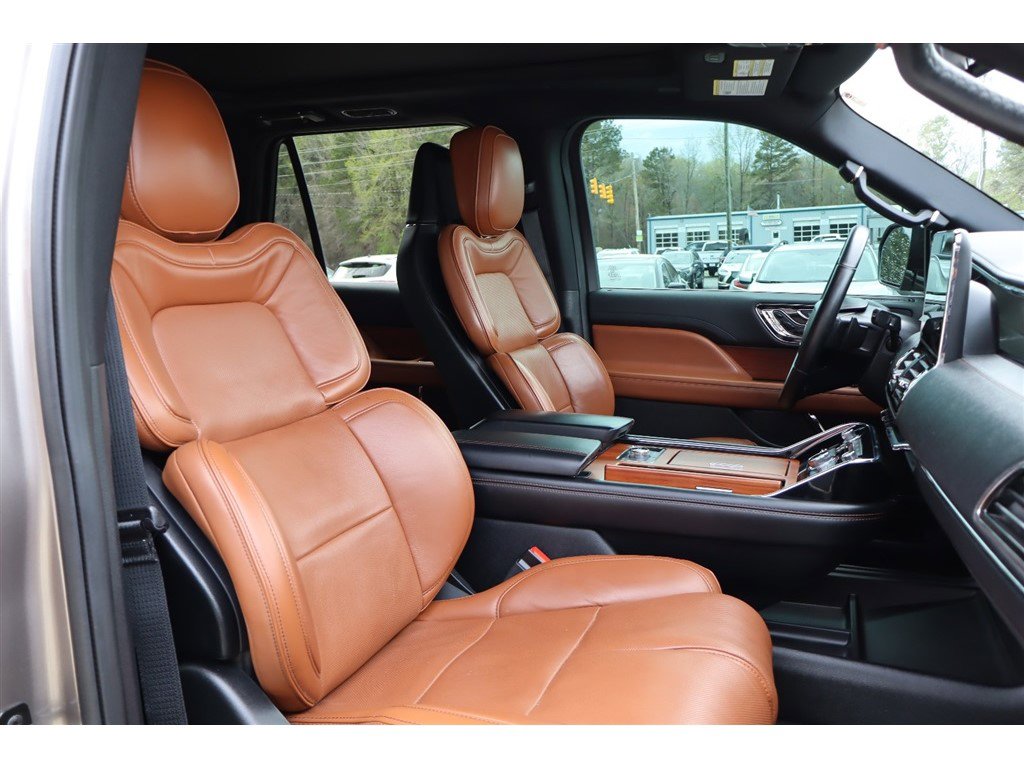 Used 2019 Lincoln Navigator Reserve image 19