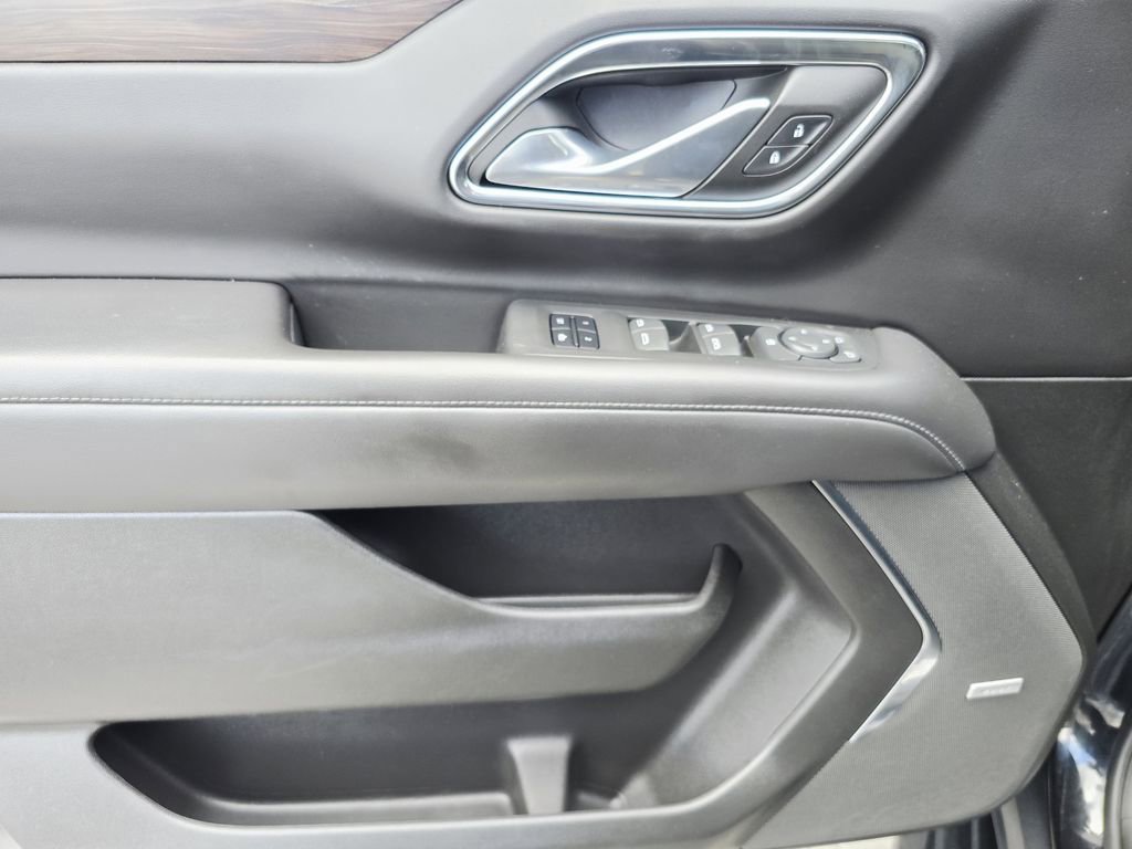 Used 2023 Chevrolet Suburban LT image 19