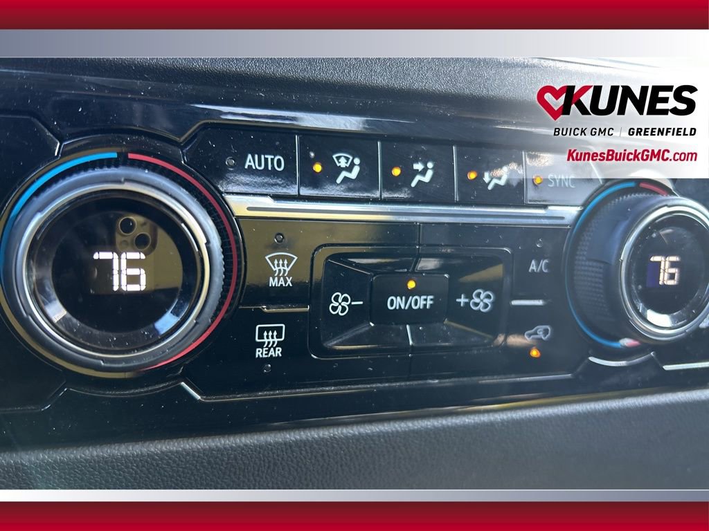 Used 2025 Chevrolet Silverado 1500 LT image 37