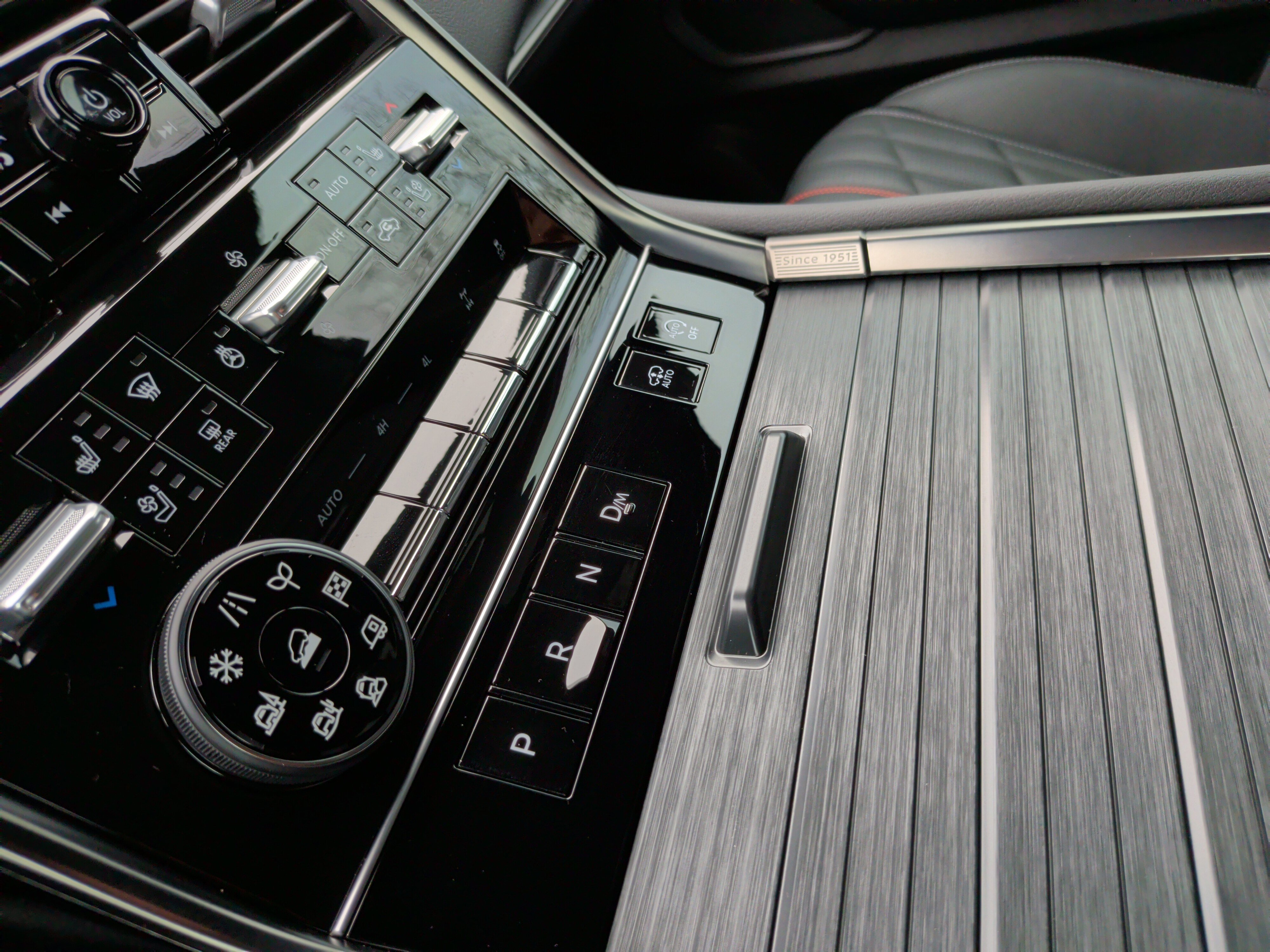 Used 2025 Nissan Armada PRO-4X w/ Pro-4X Premium Package image 19