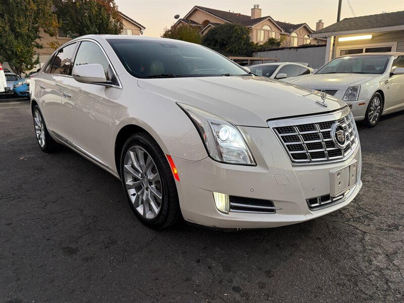 Used 2013 Cadillac XTS Premium image 3