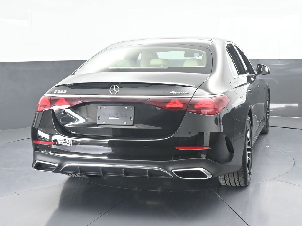 Used 2025 Mercedes-Benz E 350 4MATIC Sedan image 5