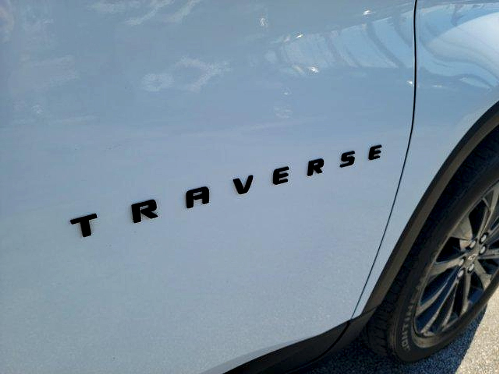 Used 2023 Chevrolet Traverse RS AWD/4WD image 9