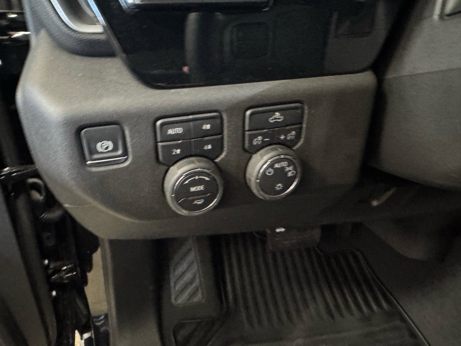 Used 2025 Chevrolet Silverado 1500 LT w/ Z71 Off-Road Package image 16