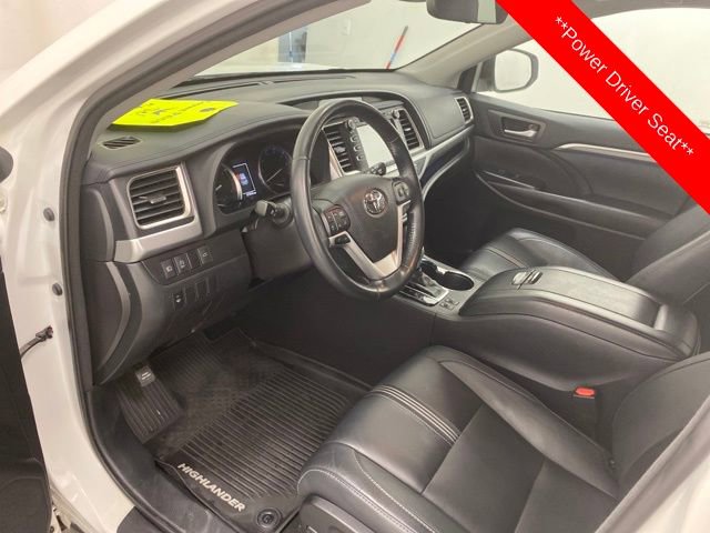 Used 2018 Toyota Highlander SE image 12