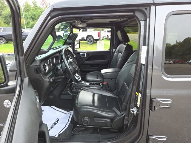 Used 2020 Jeep Wrangler Unlimited Sahara w/ Dual Top Group AWD/4WD image 18