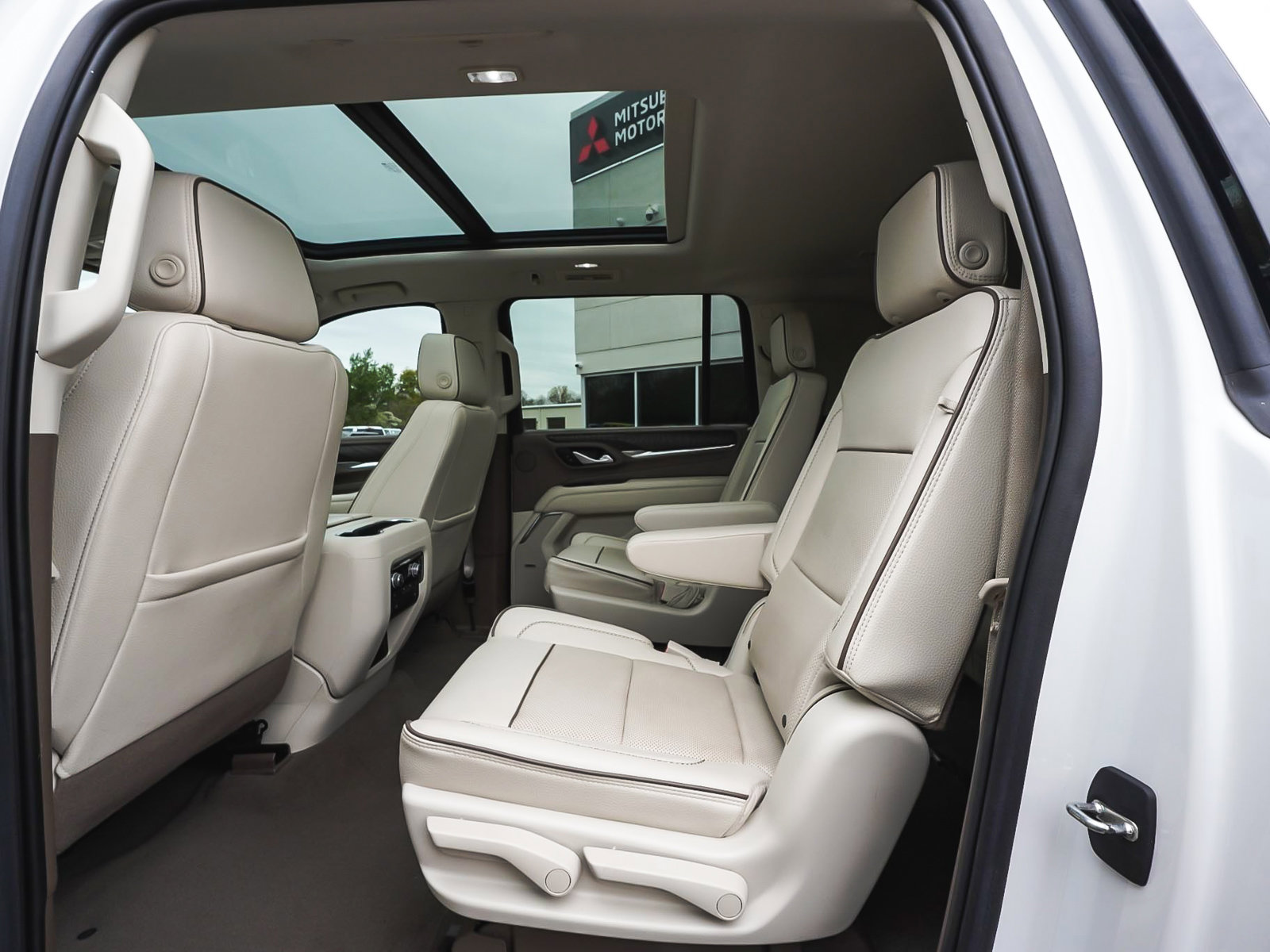 Used 2022 GMC Yukon XL Denali w/ Max Trailering Package AWD/4WD image 32