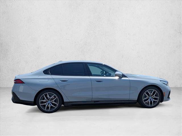 Certified 2025 BMW i5 eDrive40i w/ M Sport Package RWD image 4