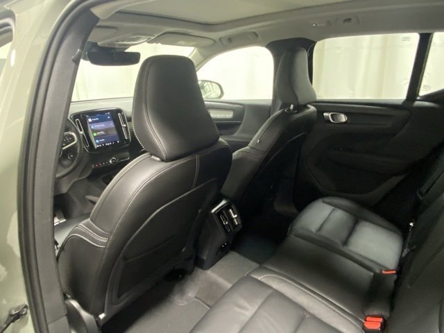 Certified 2024 Volvo XC40 B5 Plus w/ Protection Package Premier image 13