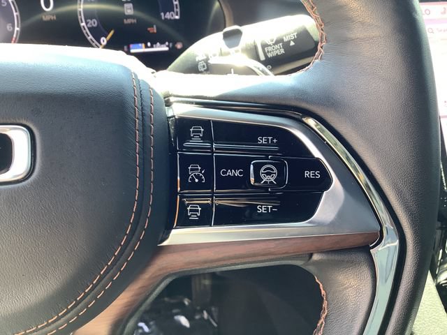 Used 2024 Jeep Grand Cherokee Summit AWD/4WD image 12