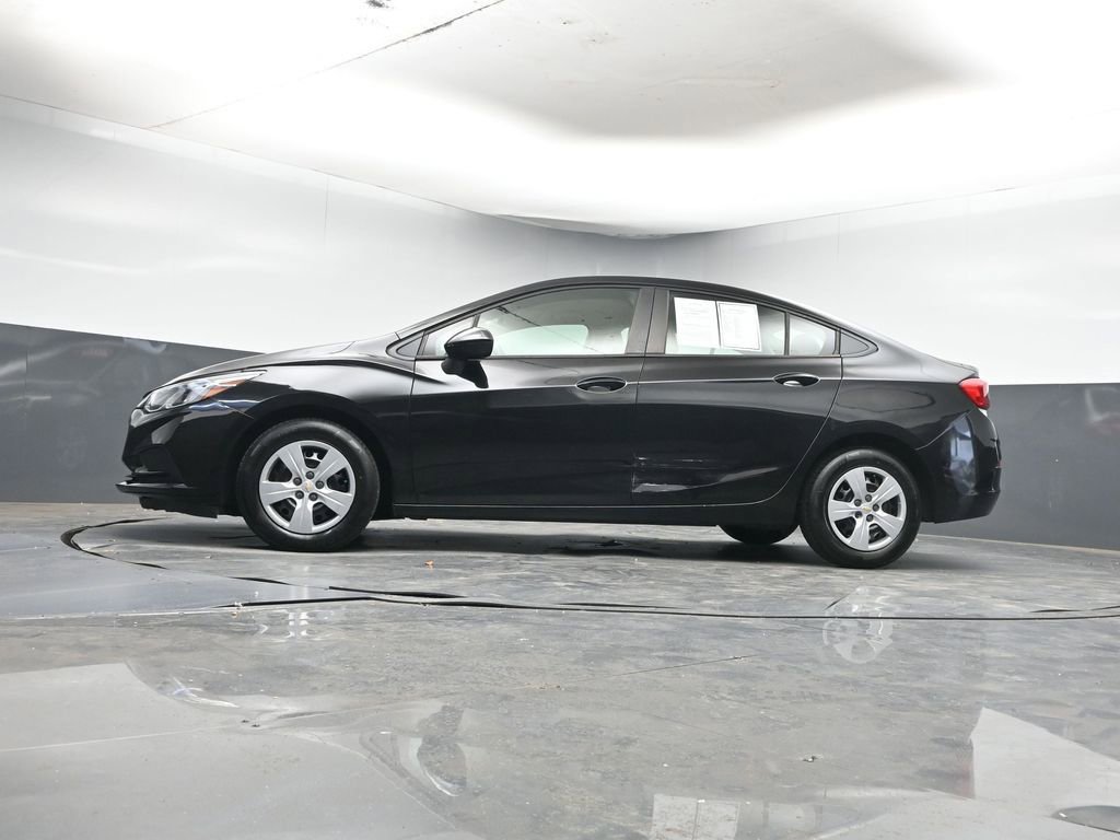 Used 2018 Chevrolet Cruze LS image 23
