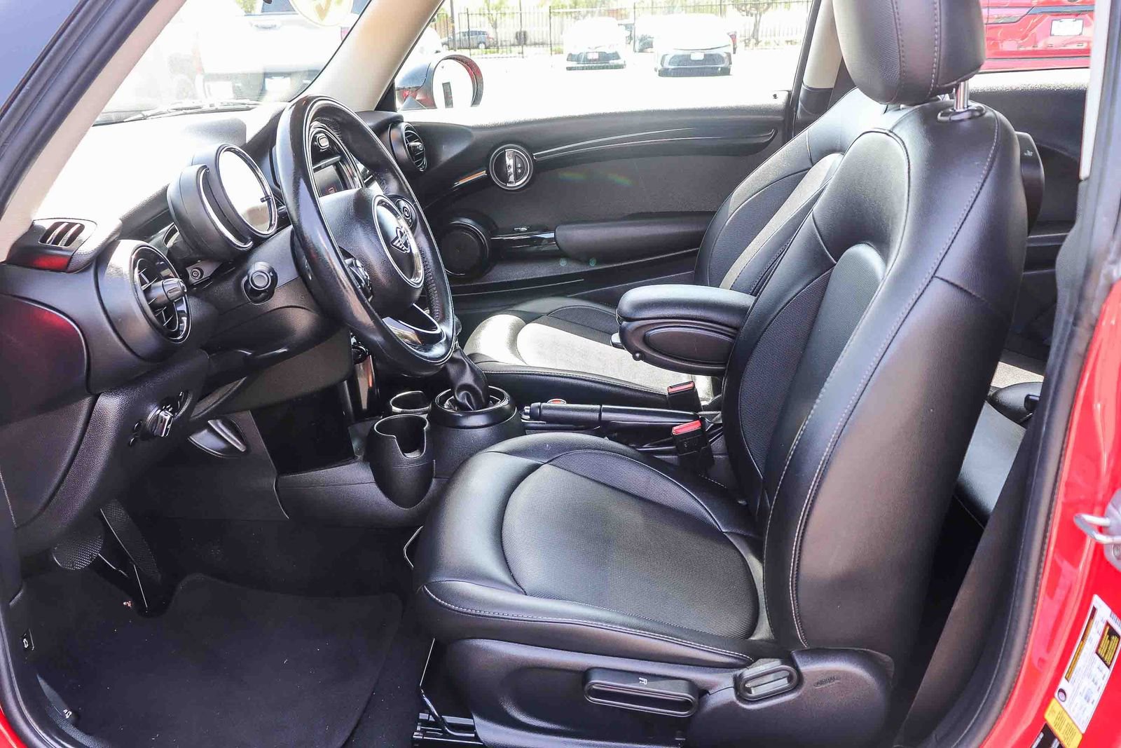 Used 2019 MINI Cooper 2-Door Hardtop w/ Signature Upholstery Package FWD image 21