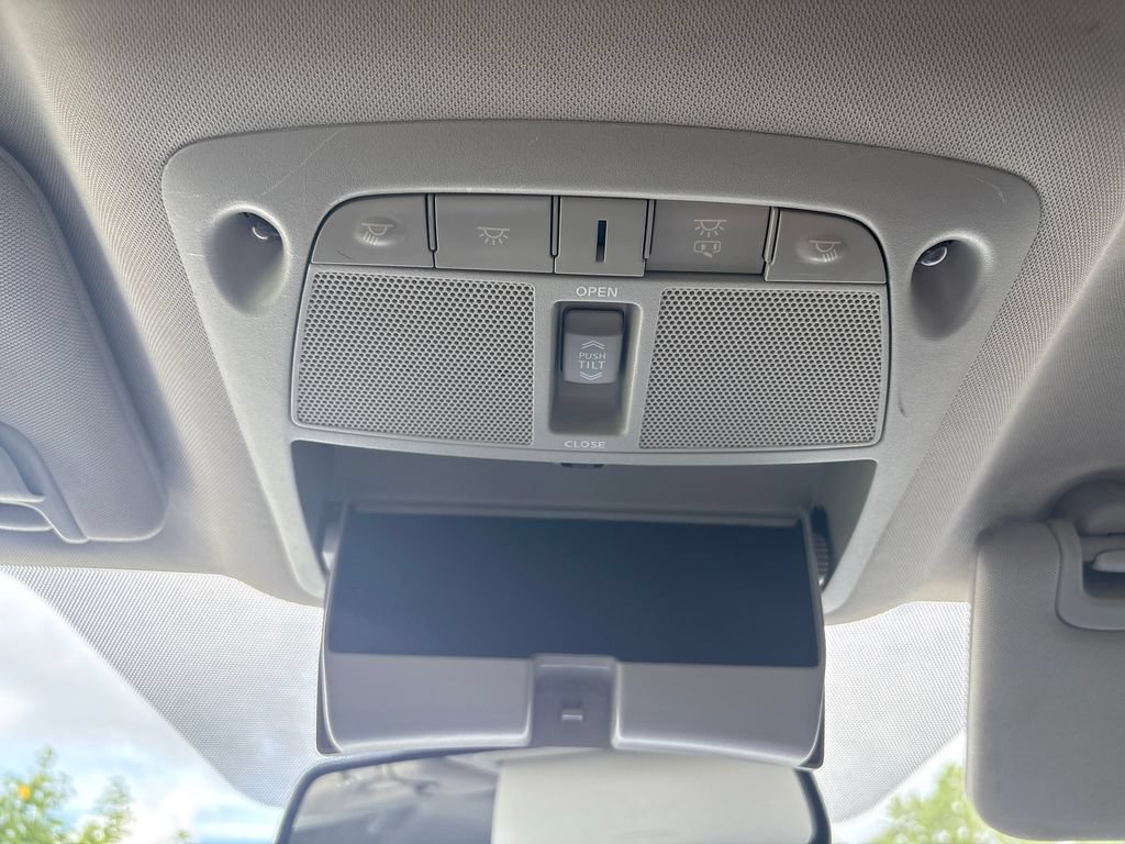 Used 2016 Nissan Murano Platinum w/ Platinum Technology Package FWD image 40