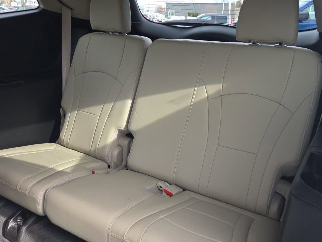 Used 2020 Buick Enclave Essence image 15