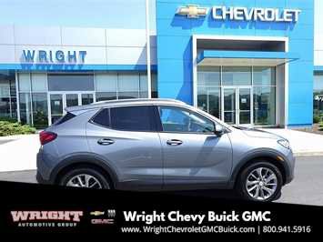 Used 2022 Buick Encore GX Essence w/ Experience Buick Package image 2